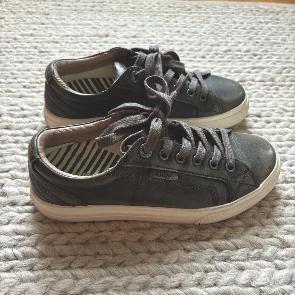 Taos leather sneakers
